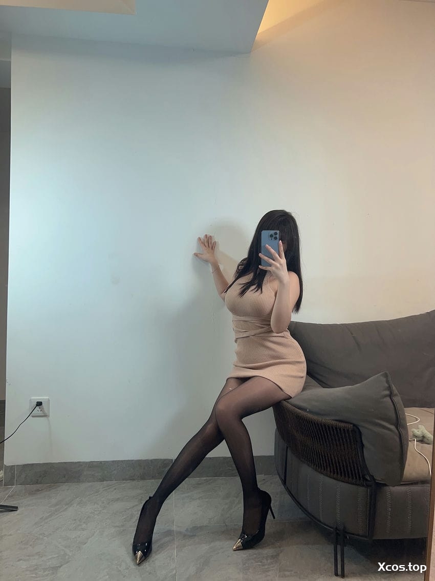 Tina很妖孽呀 NO.033 黑丝足控 [26P+2V-75MB]