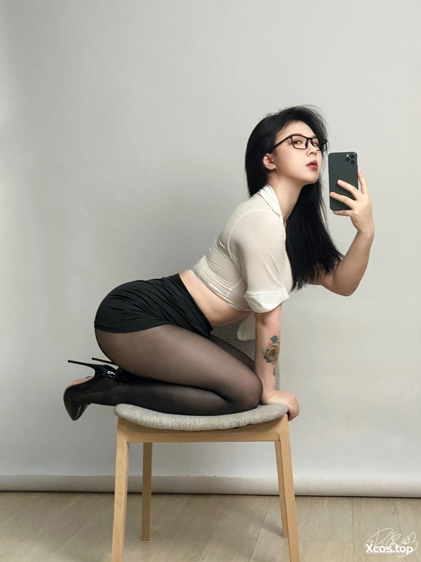 皮皮奶 - OL眼镜娘  [37P-141MB]