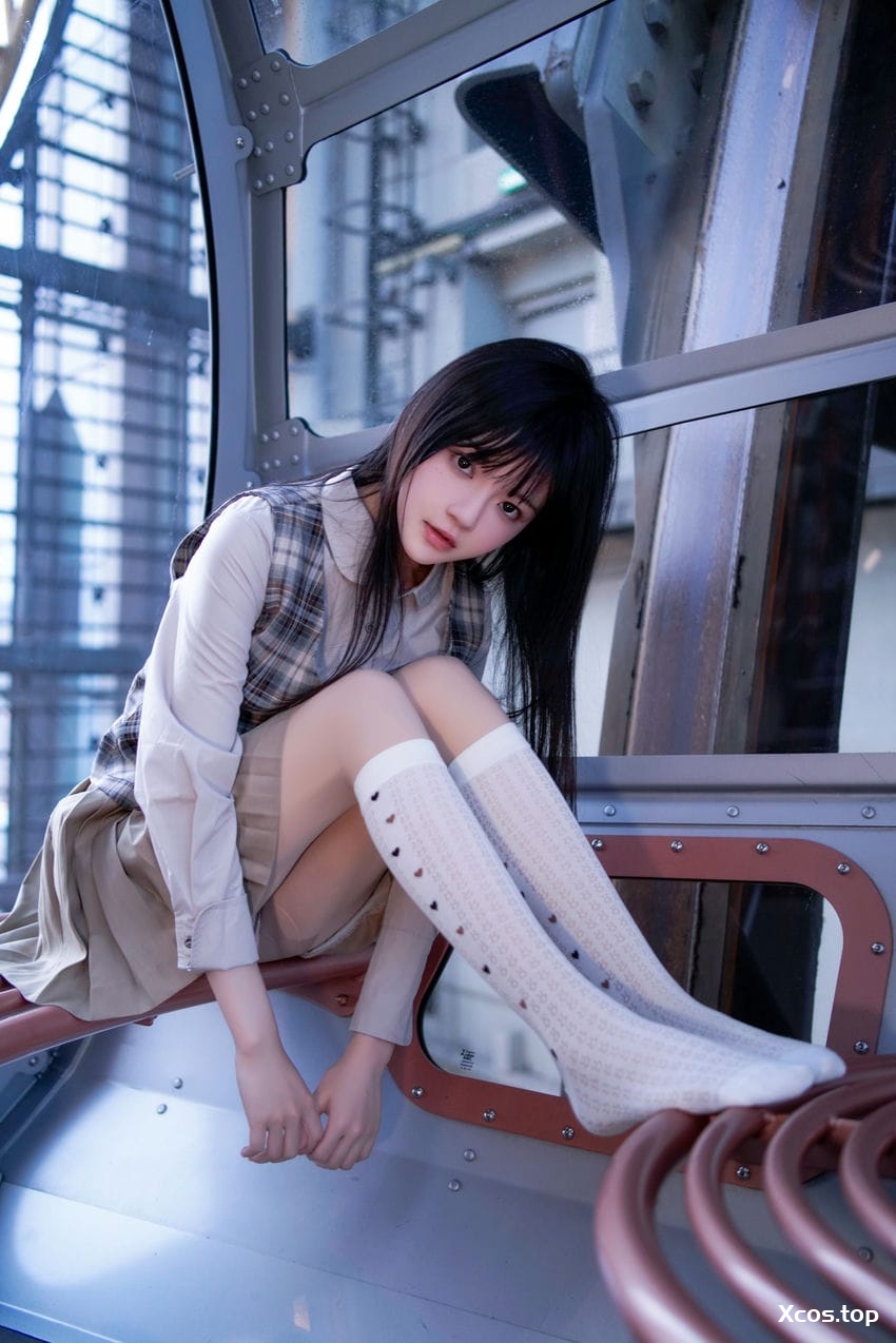 桜桃喵 - 制服摩天轮 [27P-667MB]