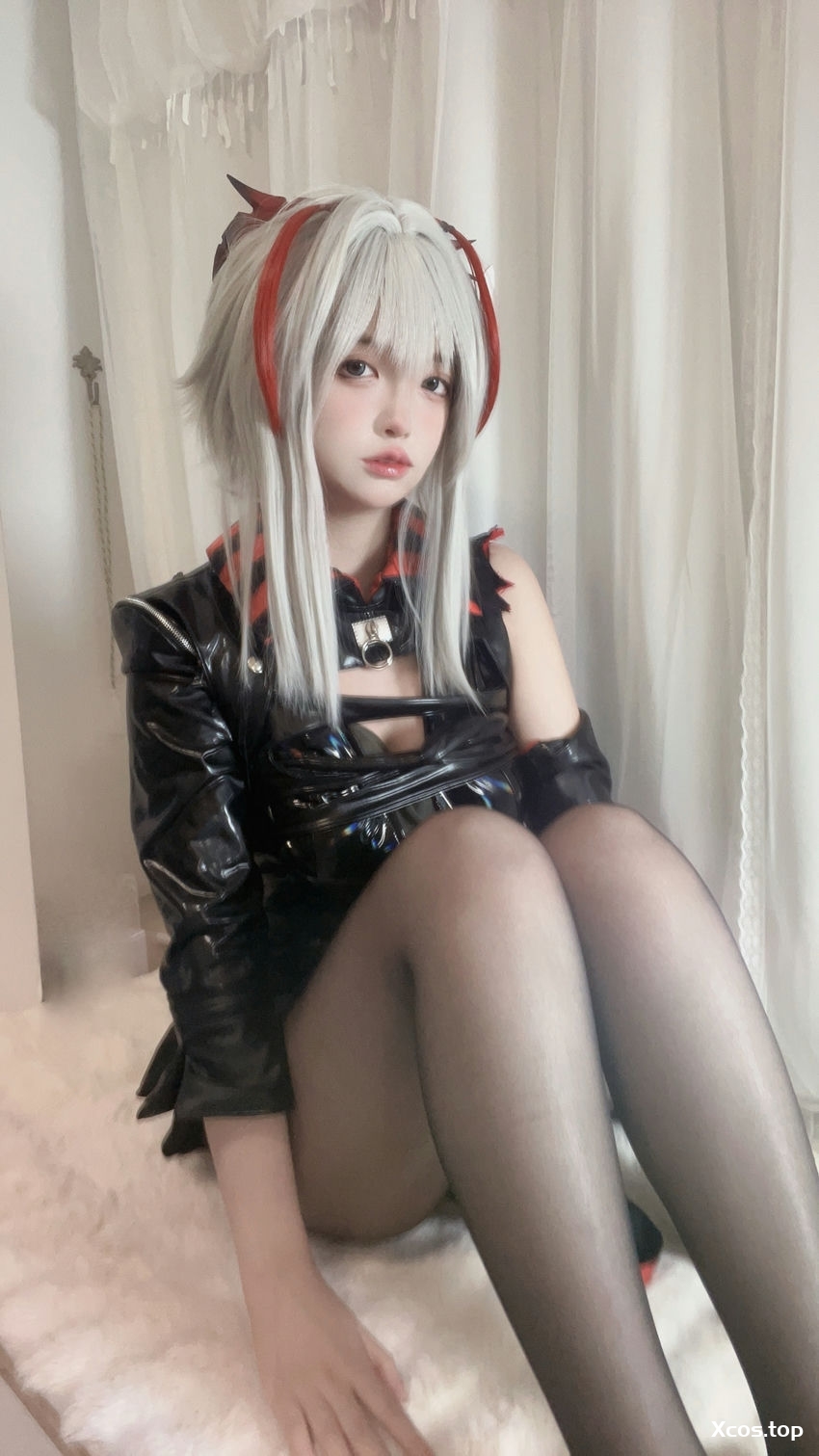 疯猫ss - 明日方舟 W [33P-166MB]