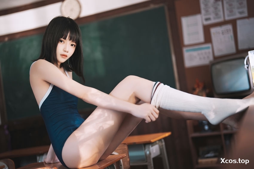 桜桃喵 - 教室死库水 [48P-434M]