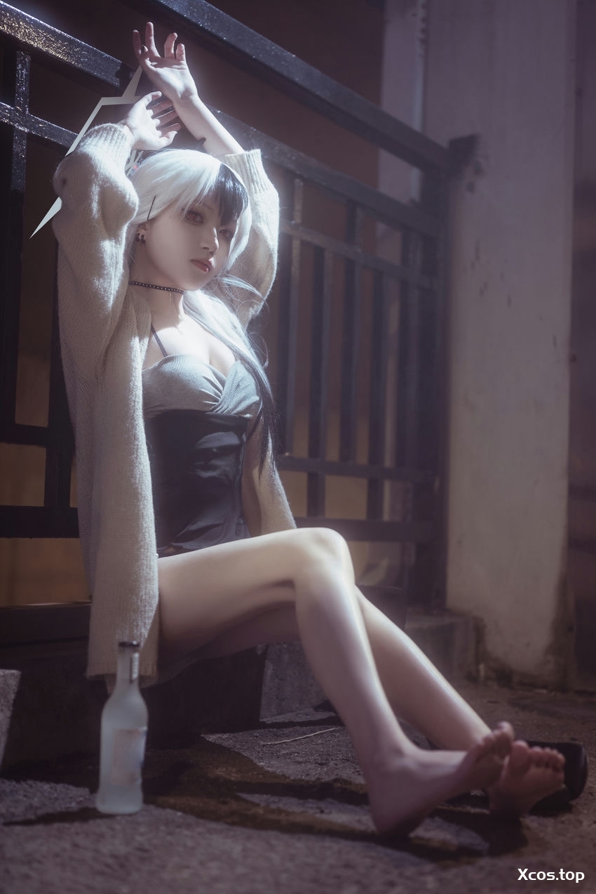 矢量鱼 - 礼服佳代子 [32P-458MB]