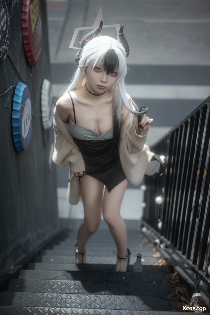 矢量鱼 - 礼服佳代子 [32P-458MB]