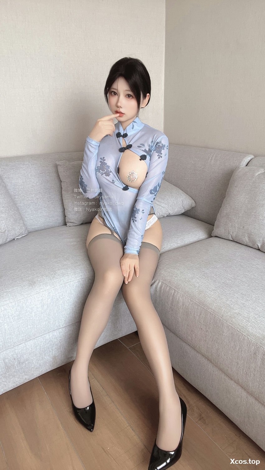 [专享] Nyako喵子 - 自撮り31 灰丝旗袍 [55P+1V-649M]