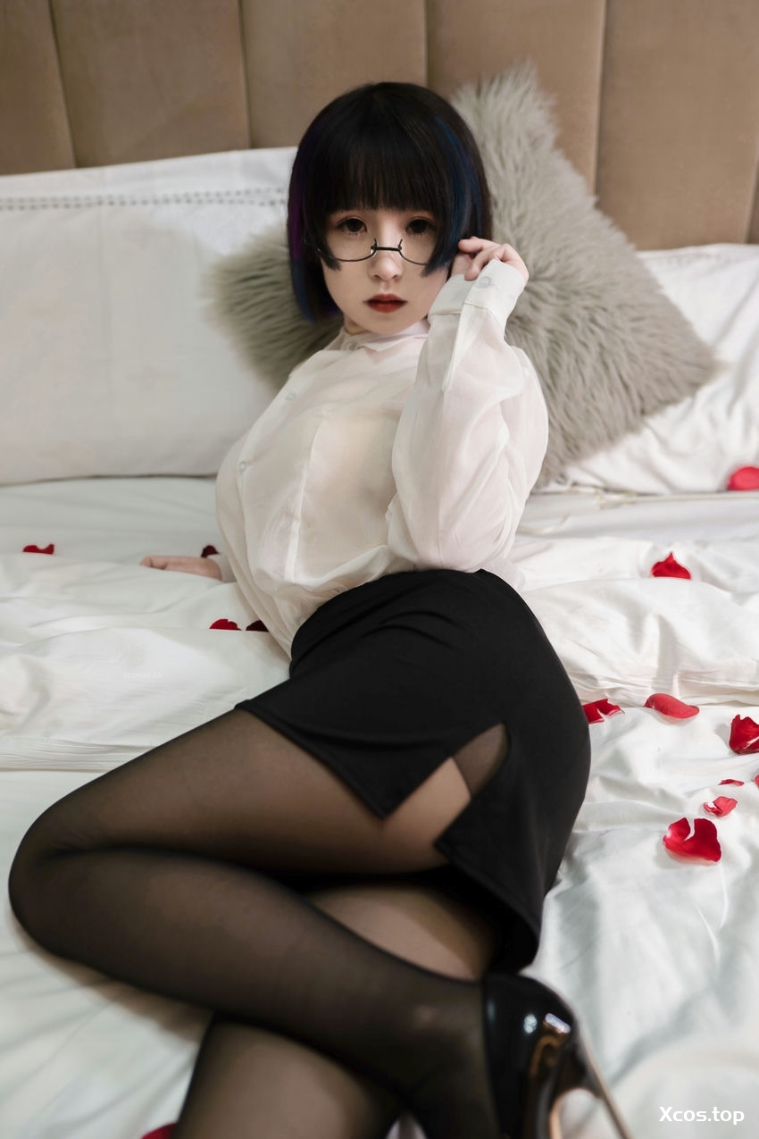 晕崽Zz - 迷情小秘 [43P-245M]