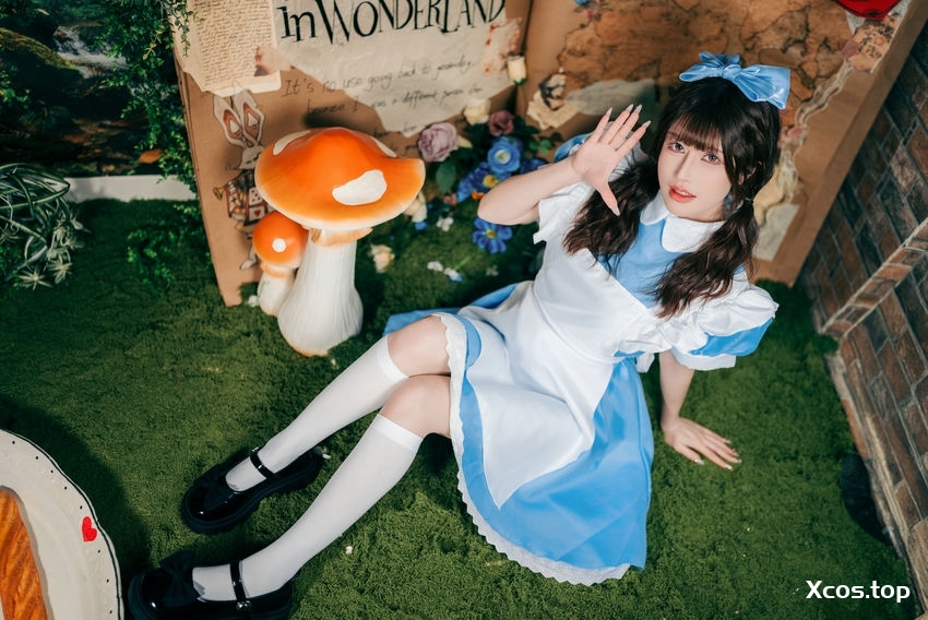 鹿八岁 - 爱丽丝梦游仙境 [24P-960MB]