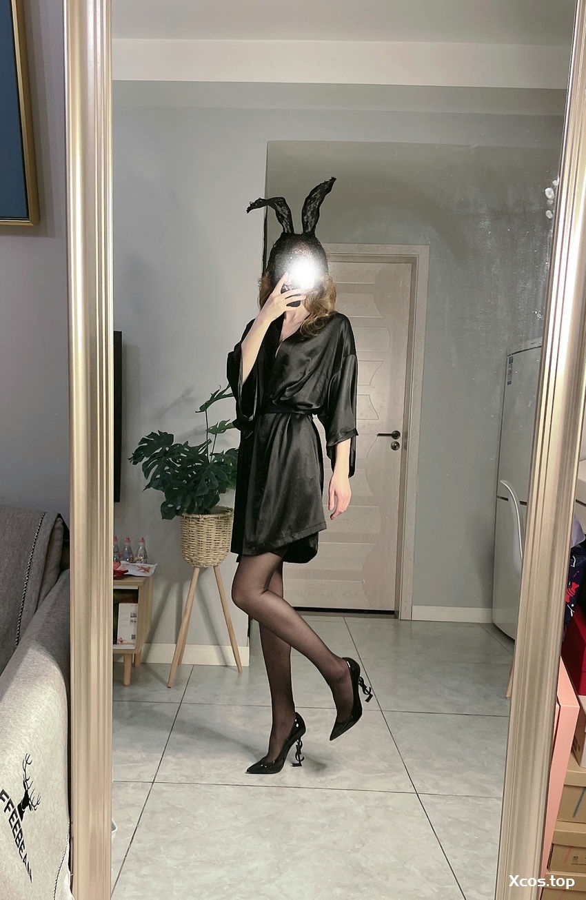 鹿八岁 - 睡衣兔女郎 [20P+1V-87MB]