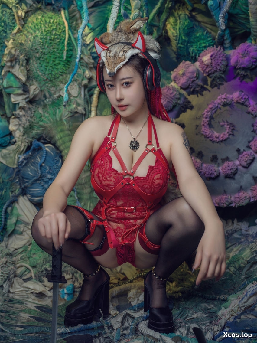 [专享] 奈汐酱nice – NO.120 猎狼女  [47P+1V-995M]