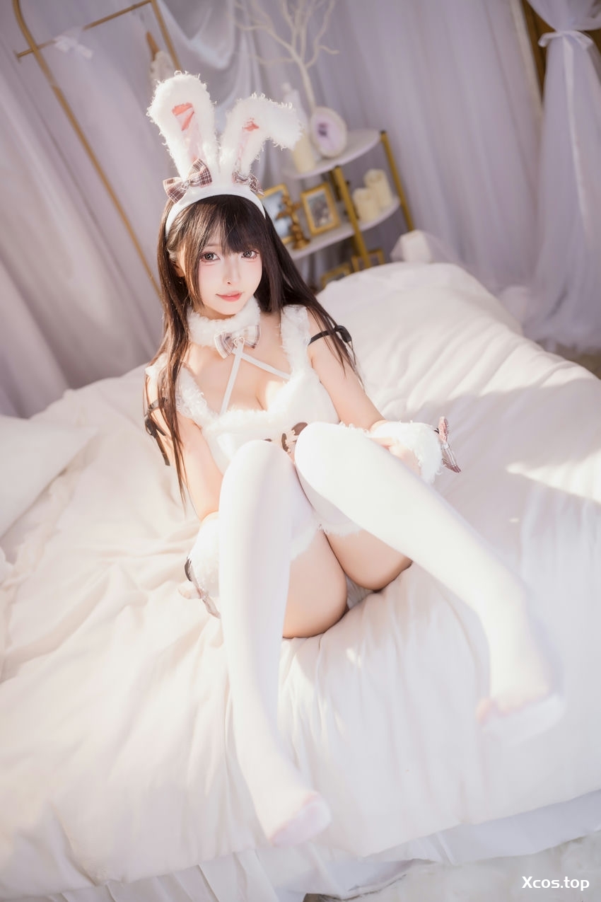 [专享] 神楽坂真冬 – NO.243 毛绒白兔  [75P+2V-318MB]