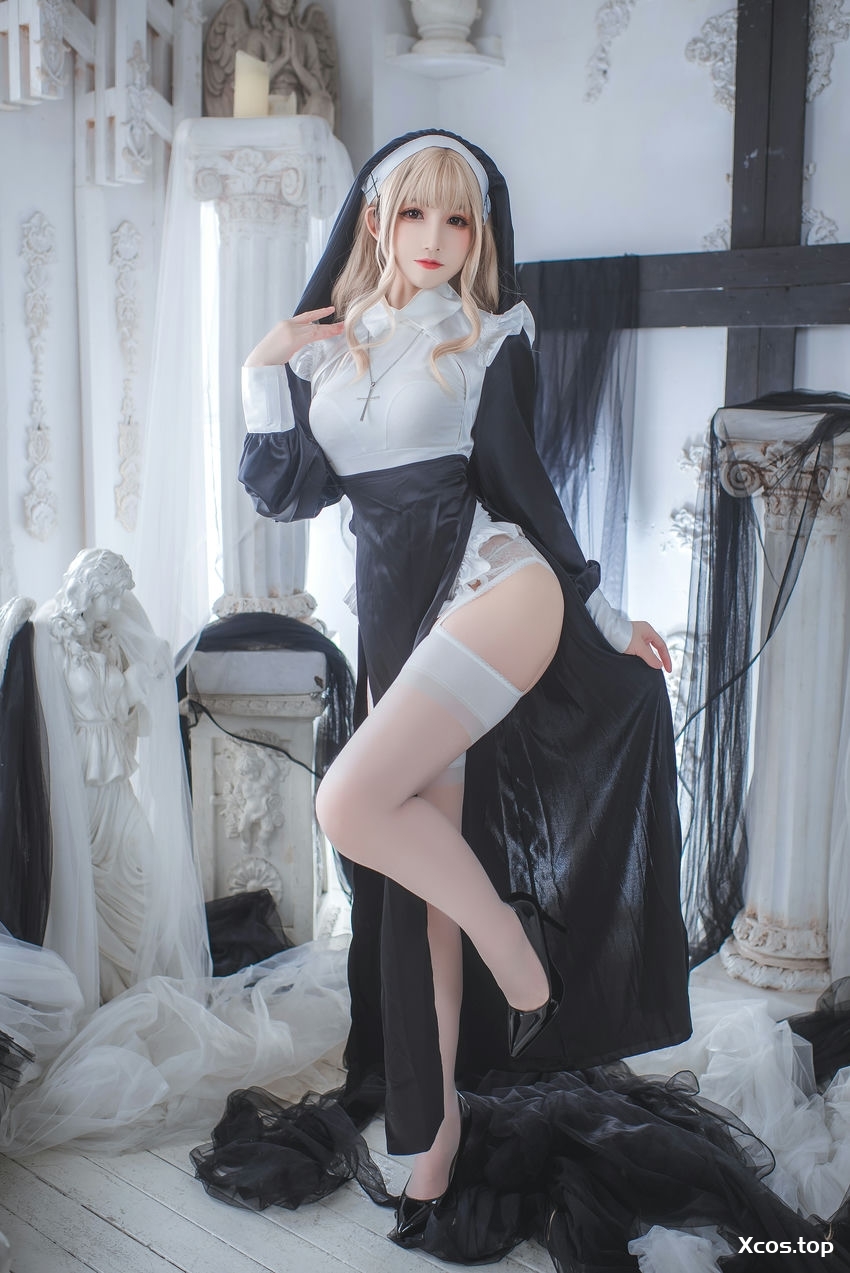 桃濑衣衣 - 修女 [59P+3V-194MB]