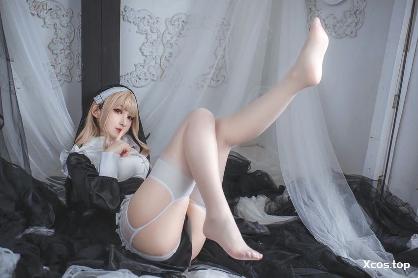 桃濑衣衣 - 修女 [59P+3V-194MB]