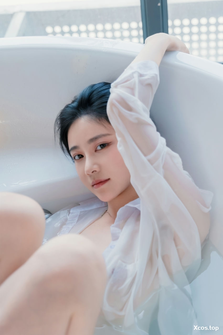 [尊享] 年年 - 浴女 [82P-375MB]