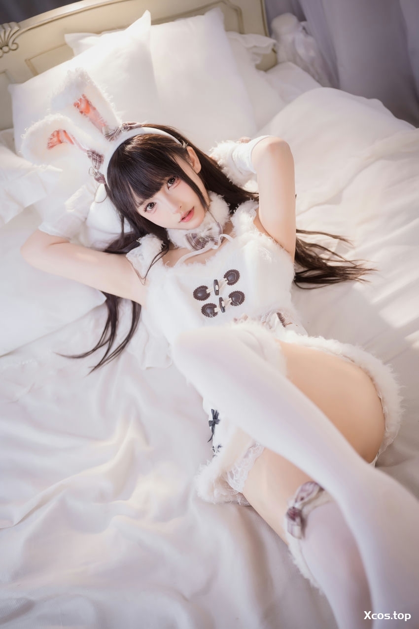 [专享] 神楽坂真冬 – NO.243 毛绒白兔  [75P+2V-318MB]