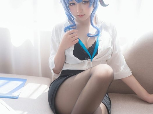 樱梨梨Eriri NO.014 甘雨小秘书 [30P-566MB]