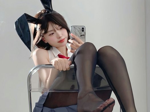 <span style='color:red;font-size:16px;'>[专享]</span> 真宝 – 反差学姐 [70P+2V-256MB]