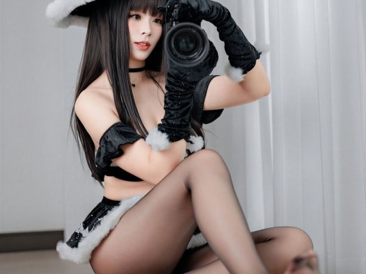 <span style='color:red;font-size:16px;'>[专享]</span> 轩萧学姐 NO.075 黑魔女圣诞 [41P-166MB]